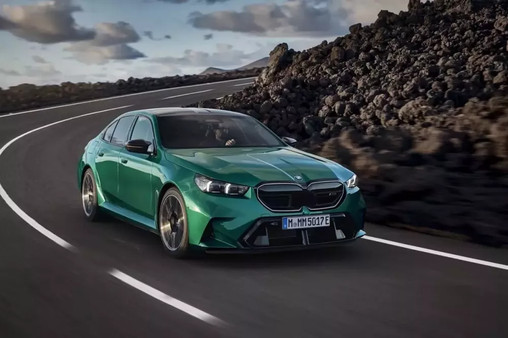 BMW M5 2025 trình làng với thiết kế và động cơ mới mạnh hơn
